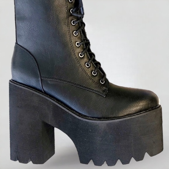 Size 8 Hope Lug Sole Lace-up Heel Combat Ankle Booties Nu Shuz Key West - Picture 3 of 6